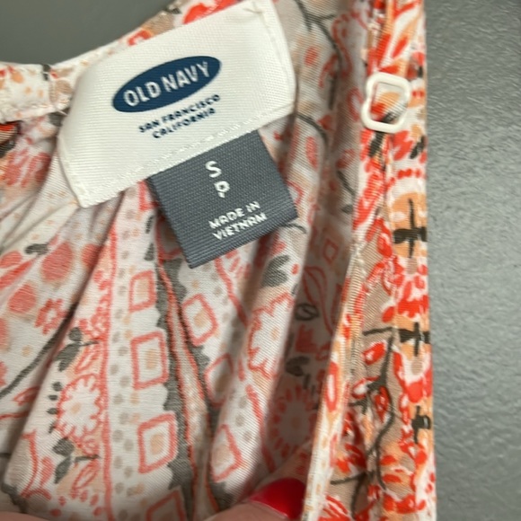 Gorgeous Old Navy Dress - Picture 2 of 3